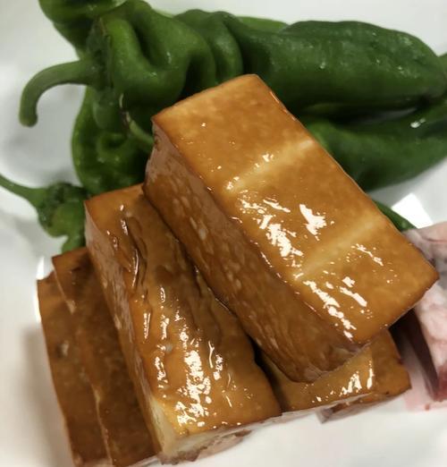 学做以西芹炒虾仁（简单易学，美味可口，以西芹的清香与虾仁的鲜美完美结合）-第3张图片-美味行家