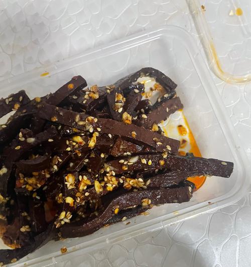学会用香豆干卤出美味鸡翅（以香豆干为主的卤鸡翅做法分享，让你在家也能吃到下饭的好味道）-第2张图片-美味行家
