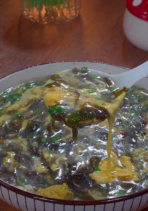 清爽美味的紫菜瘦肉粥制作方法（健康养生，营养丰富的家常美食）-第1张图片-美味行家