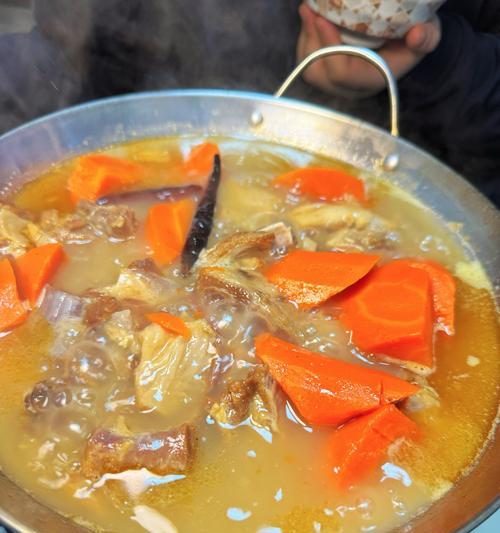 羊腩萝卜煲——美味炖羊肉的制作方法（传统美食，温暖你的胃）-第1张图片-美味行家