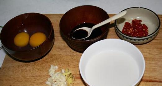 鲜美可口的鱼香烘蛋饺（教你轻松掌握烘蛋饺的制作技巧）-第2张图片-美味行家