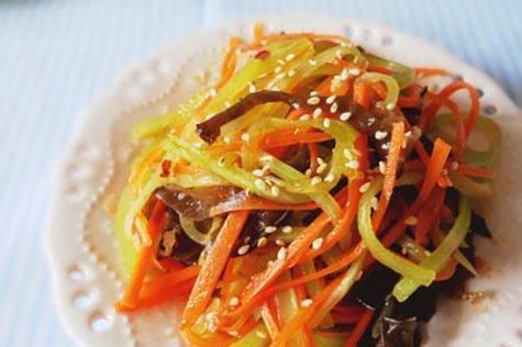 夏日清爽，凉拌素三丝（家常美食，简单易做）-第1张图片-美味行家