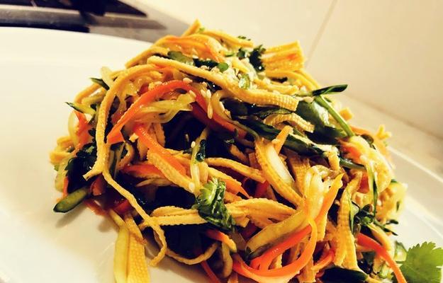 夏日清爽，凉拌素三丝（家常美食，简单易做）-第3张图片-美味行家
