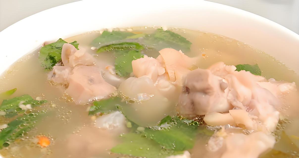土豆烧猪脚的美味做法（传统家常菜，口感独特，滋补养生）-第3张图片-美味行家
