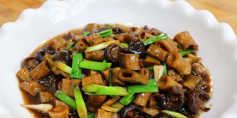 健康美味，营养满分！尝试以香菇竹笋瘦肉粥，让味蕾与身体齐飞！-第2张图片-美味行家