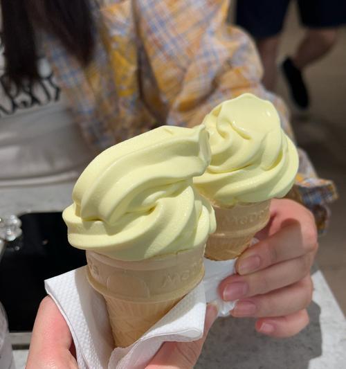香蕉冰激凌的制作方法（打造香甜可口的家庭冰品）-第1张图片-美味行家