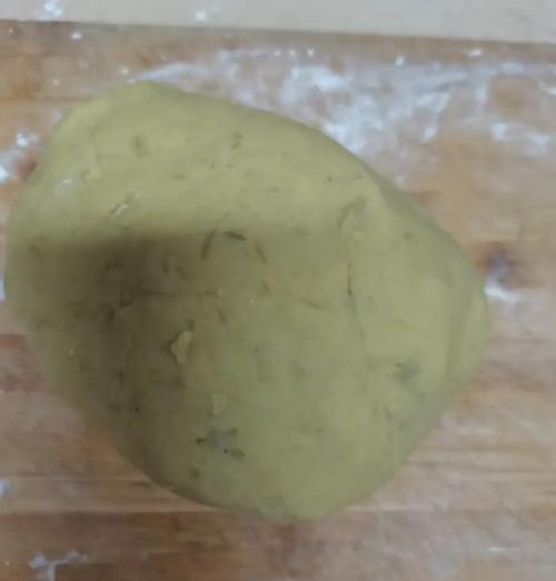 美味可口的炸红薯丸子制作全解（15个简单步骤轻松DIY，让你品尝到香气扑鼻的红薯美味。）-第3张图片-美味行家