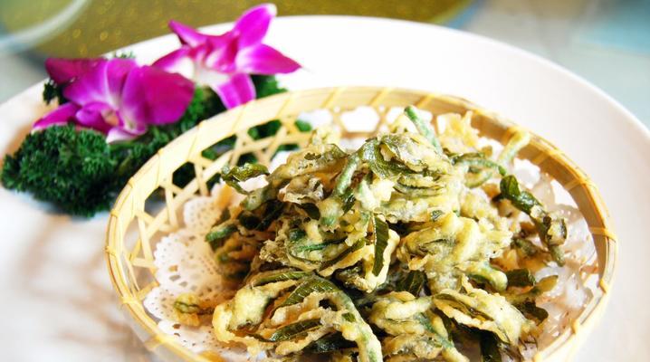 软炸香椿芽的做法（美味可口的春季佳肴）-第3张图片-美味行家