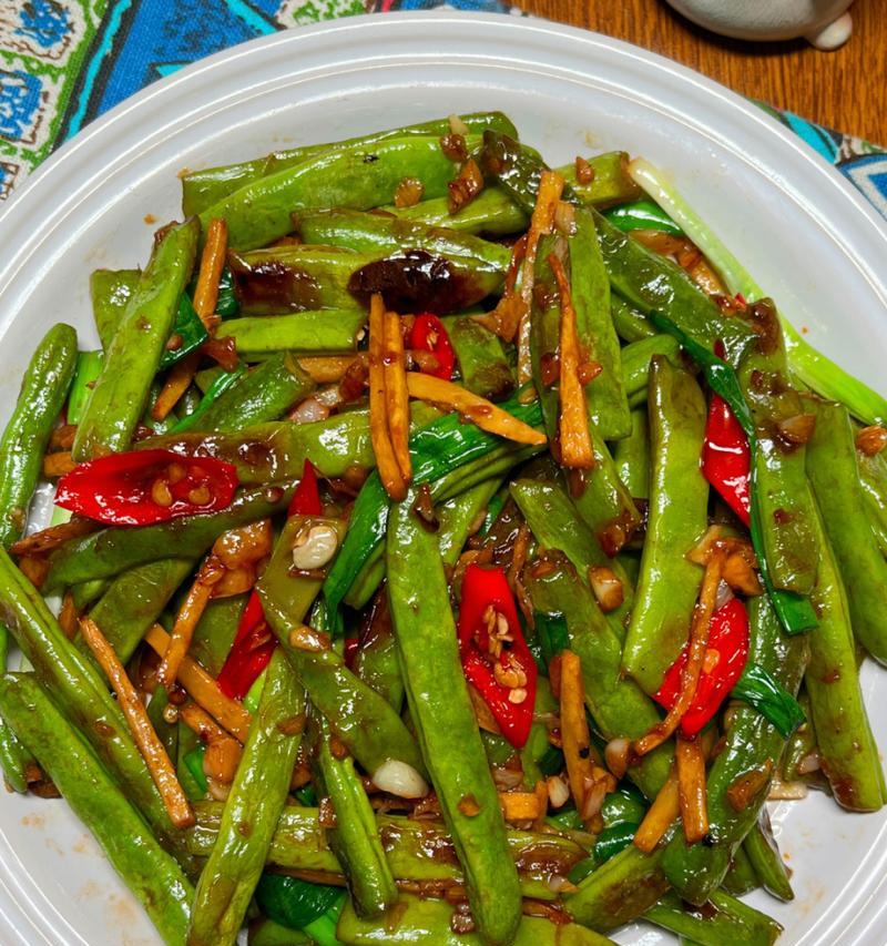 美味佳肴之芽菜四季豆（家庭料理健康无忧，搭配多样营养均衡）-第1张图片-美味行家