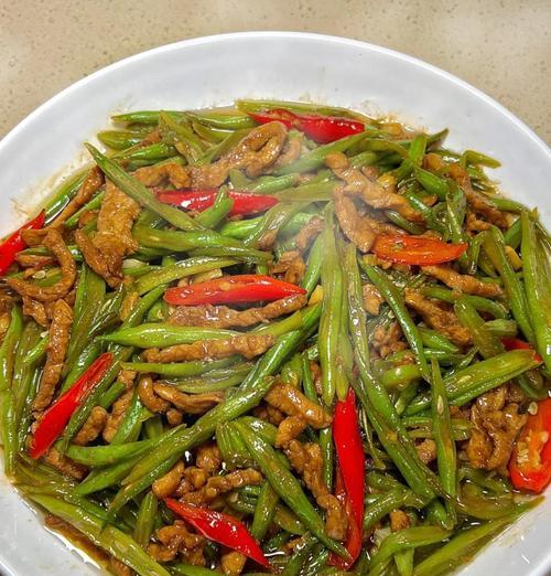 美味佳肴之芽菜四季豆（家庭料理健康无忧，搭配多样营养均衡）-第3张图片-美味行家