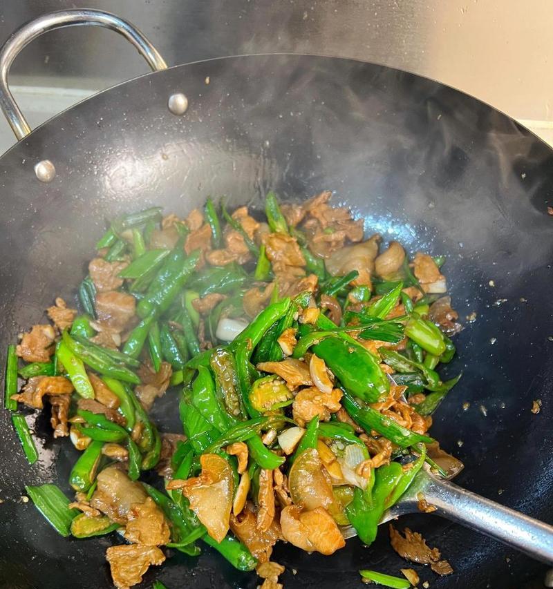 手把手教你制作小炒肉（用最简单的方法让你做出美味小炒肉）-第2张图片-美味行家