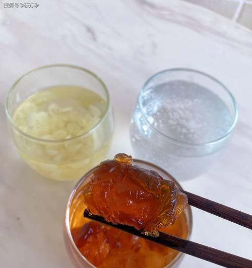 健康美味，轻松自制！酸奶银耳水果羹的做法（以银耳为主料，加入鲜果和酸奶，轻盈清爽，营养均衡）-第1张图片-美味行家
