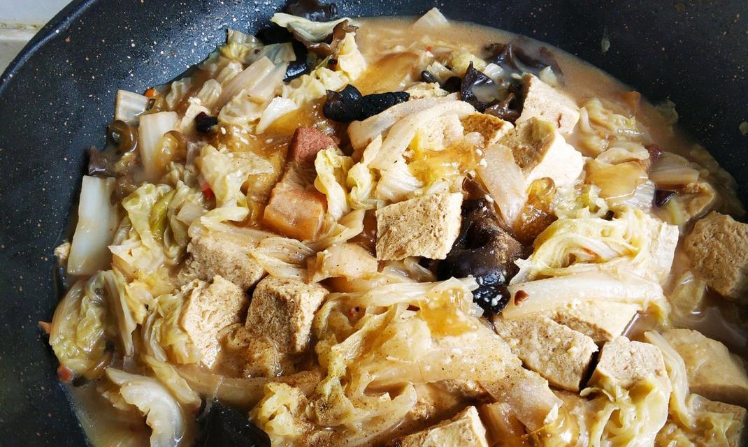 猪肉大白菜炖冻豆腐的营养与做法（家庭必备的炖菜大全）-第3张图片-美味行家