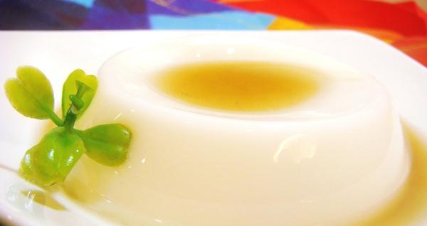 杏仁豆腐的做法（教你如何制作美味的杏仁豆腐）-第2张图片-美味行家