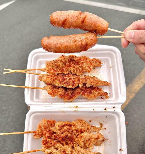 如何做软炸里脊肉（口感鲜美，肉质酥软，快来尝试制作吧！）-第2张图片-美味行家