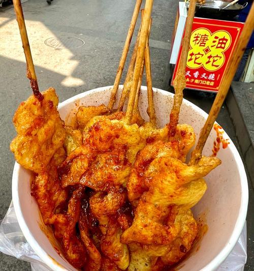 如何做软炸里脊肉（口感鲜美，肉质酥软，快来尝试制作吧！）-第3张图片-美味行家