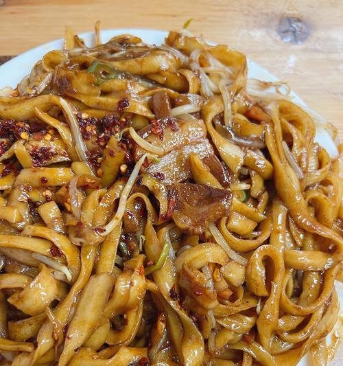 圆白菜肉丝炒面，美味又健康！（简单易学的家常菜，健康营养每一口。）-第2张图片-美味行家