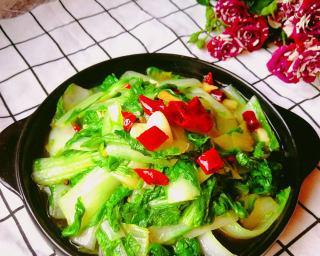 简单又美味的虾皮清炒小白菜（学会这个菜谱，让你的厨艺进阶升级）-第1张图片-美味行家