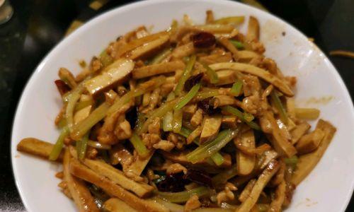 手把手教你做香干肉丝（原汁原味，家常美食，健康又美味）-第3张图片-美味行家