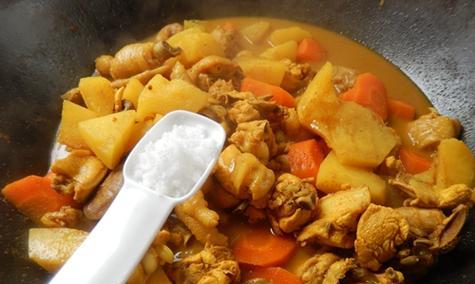 美味洋葱土豆鸡块（用新鲜食材制作，味道绝佳）-第3张图片-美味行家