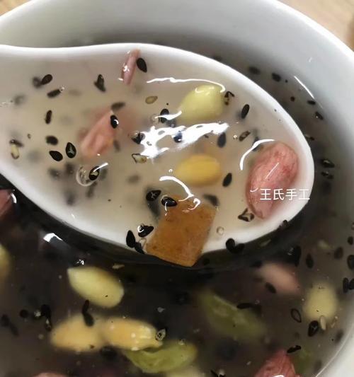 酸甜水果羹，做法大揭秘！（15步教你轻松制作美味可口的酸甜水果羹！）-第3张图片-美味行家