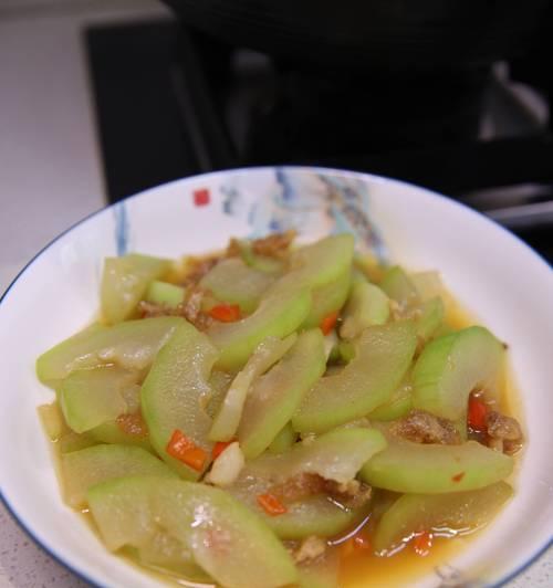 利用油渣烧制美味冬瓜，健康又实惠（省钱又省事，随时享用营养美食）-第3张图片-美味行家
