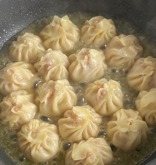 玉米面荠菜鸡蛋生煎包，让味蕾与健康同在（教你做健康又美味的鸡蛋生煎包）-第1张图片-美味行家