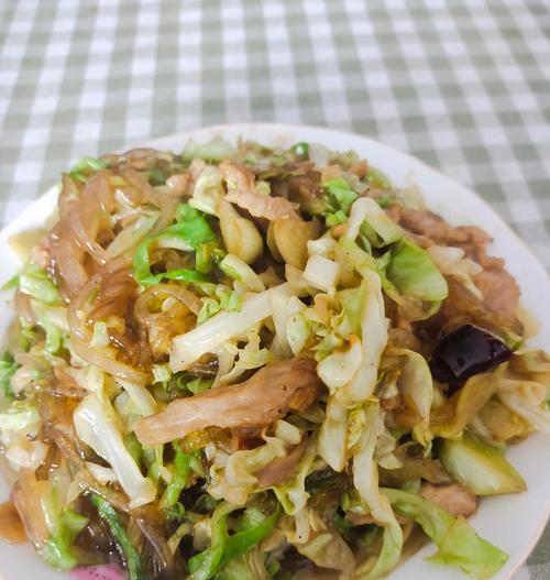 美味又营养，以肉炒卷心菜的做法（健康生活从餐桌开始）-第2张图片-美味行家