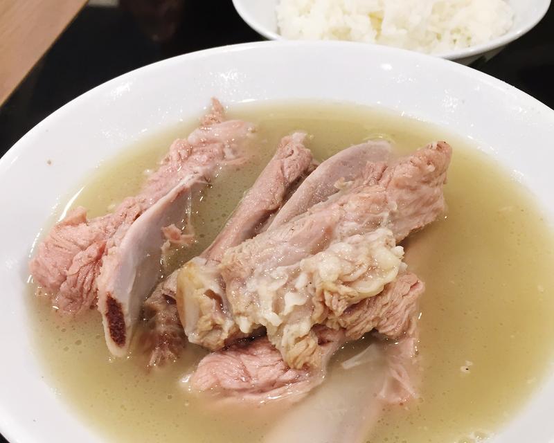 美味健康的以什锦海味猪骨汤的做法（传统佳肴，滋补养生）-第2张图片-美味行家