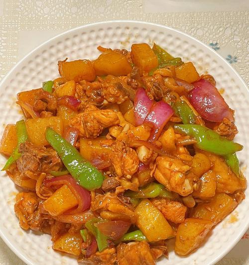 香辣土豆鸡块的制作方法（辣味十足，口感鲜美，让你一口吃下幸福感！）-第1张图片-美味行家
