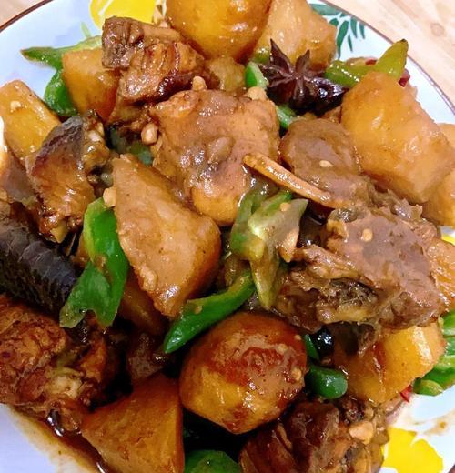 香辣土豆鸡块的制作方法（辣味十足，口感鲜美，让你一口吃下幸福感！）-第3张图片-美味行家