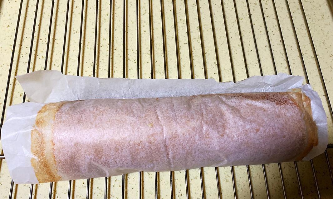 香葱小四卷，美味轻松自制（教你制作美味可口的香葱小四卷，让你享受美食的无限魅力）-第3张图片-美味行家