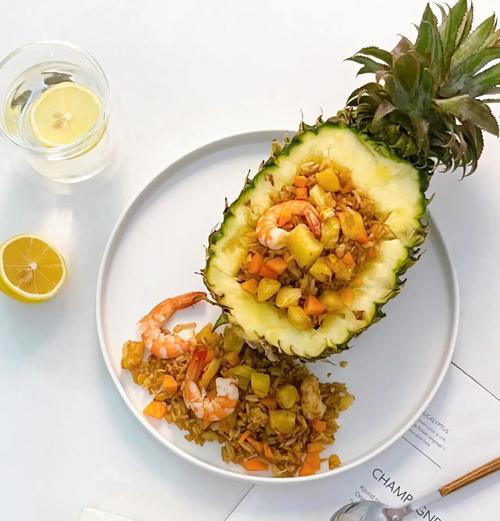 夏日清爽菠萝饭（以虾仁为主的美味佳肴）-第3张图片-美味行家