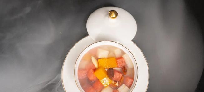 自制杏仁豆腐的做法（做出口感细腻、味道浓郁的杏仁豆腐，享受美食的乐趣）-第1张图片-美味行家