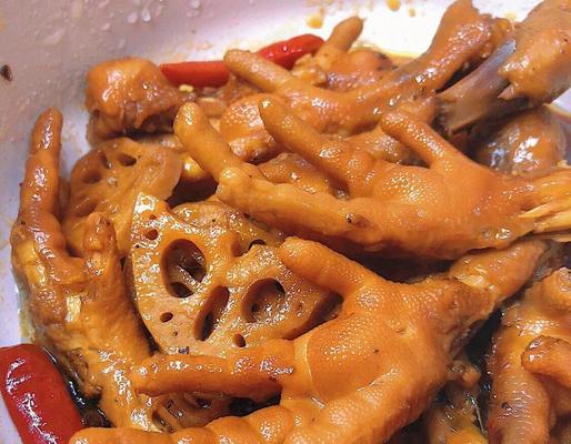 香卤鸡爪，美味可口的下酒佳品（手抓香卤鸡爪，做法大揭秘）-第3张图片-美味行家