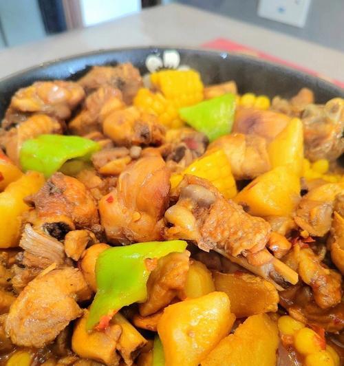 香辣土豆鸡块的家常做法（辣味十足，口感鲜美，让你回味无穷）-第2张图片-美味行家