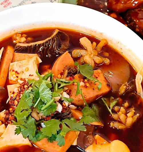 软杏仁豆腐的制作方法（用手轻松做出口感顺滑、营养丰富的软杏仁豆腐）-第1张图片-美味行家