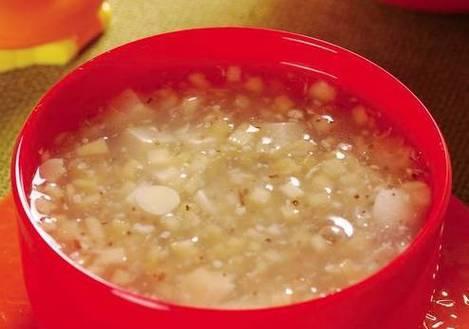 软杏仁豆腐的制作方法（用手轻松做出口感顺滑、营养丰富的软杏仁豆腐）-第2张图片-美味行家