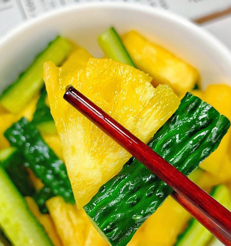 清爽又健康的小白菜拌黄瓜（以小白菜为主角，融合黄瓜的清新食感，让你尝遍夏日美味）-第1张图片-美味行家