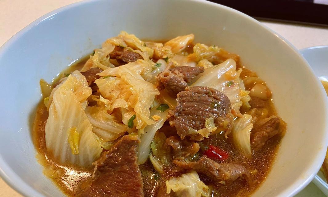 美味又简单——肉丸烧白菜（家常菜，营养美味）-第2张图片-美味行家