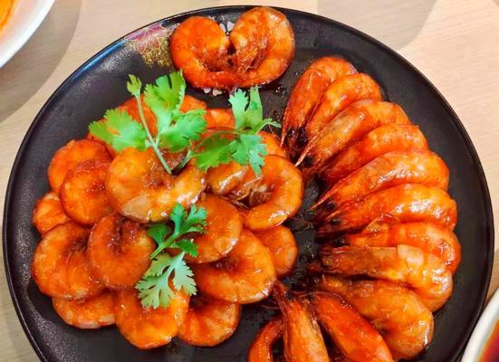家庭美食（做法简单易学，味道鲜美可口，享受一顿美味的大餐）-第1张图片-美味行家