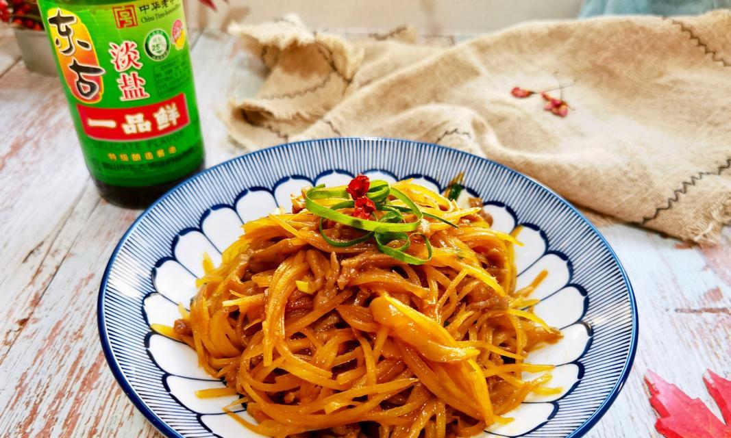 用肉丝炒榨菜，简单又美味（中式家常菜系列；快速上手，让你秒变大厨）-第1张图片-美味行家