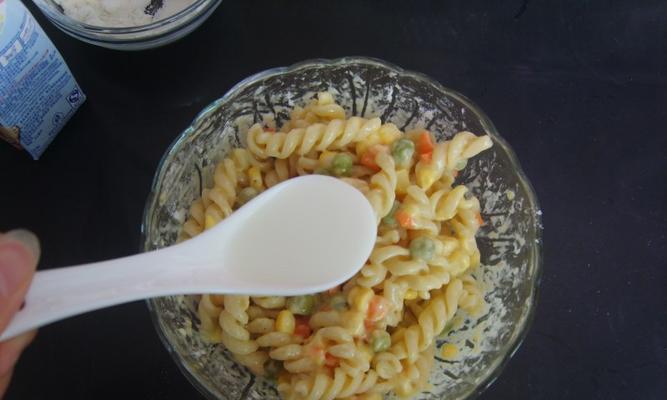 素螺旋粉——清爽健康的美味佳肴（用素食主义者心态打造美味螺旋粉）-第3张图片-美味行家