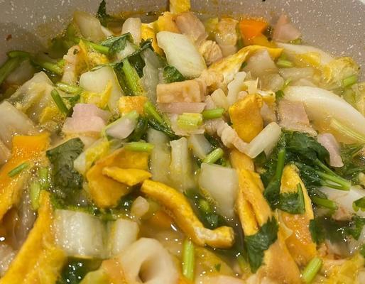猪油渣芋头汤——秋日暖身佳品（用猪油渣与芋头，制作营养丰富、味道鲜美的汤品）-第1张图片-美味行家