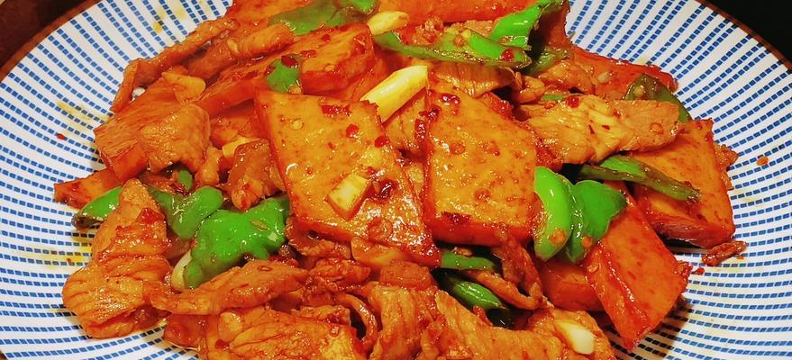 家常做法-青椒豆干（健康美味，清爽开胃的素食佳选）-第1张图片-美味行家