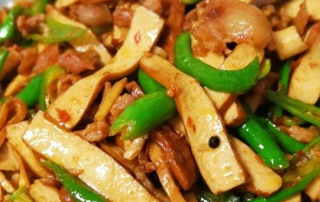 家常做法-青椒豆干（健康美味，清爽开胃的素食佳选）-第3张图片-美味行家