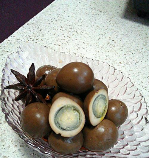 乡巴佬鸡蛋的美食盛宴（用乡村风味烹制鸡蛋，一场味觉盛宴）-第1张图片-美味行家