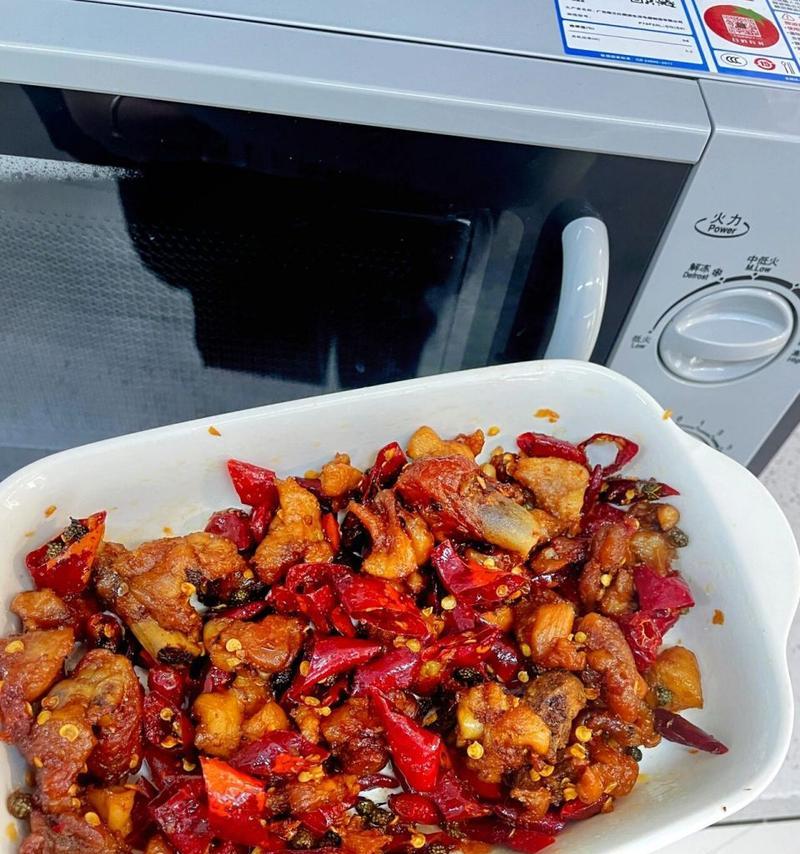微波炉鸡腿的烹饪之道（如何在微波炉中制作美味鸡腿）-第1张图片-美味行家