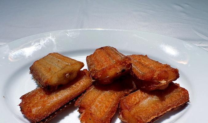 鲍鱼炒双椒，口感鲜美（以鲍鱼为主角，配以双色辣椒，烹制一道美味佳肴）-第2张图片-美味行家