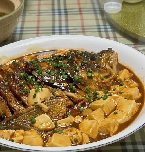 竹笋干毛豆炖肉，一道营养美味的家常菜（佐以毛豆，肉质更鲜嫩，汤汁更浓郁）-第1张图片-美味行家